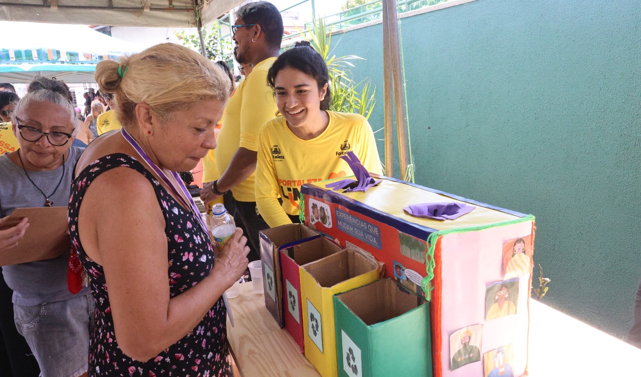 agentes do movimento Fortaleza Limpa vão promover uma troca de ideias com a população sobre o descarte correto do lixo, informações sobre os equipamentos para manejo de resíduos sólidos disponibilizados pela Prefeitura